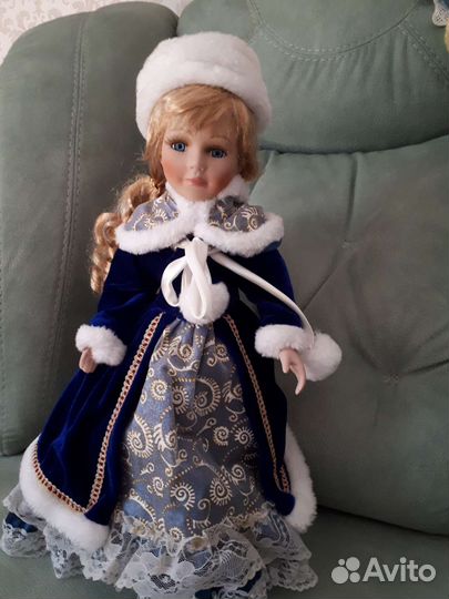 Фарфоровая кукла Снегурочка