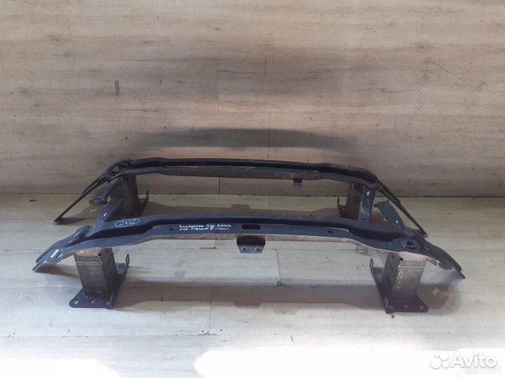 Усилитель переднего бампера Volkswagen