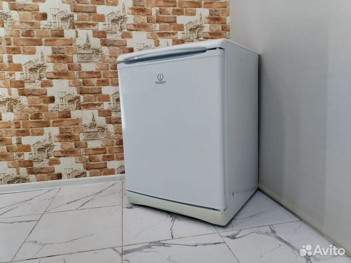 Маленький холодильник бу