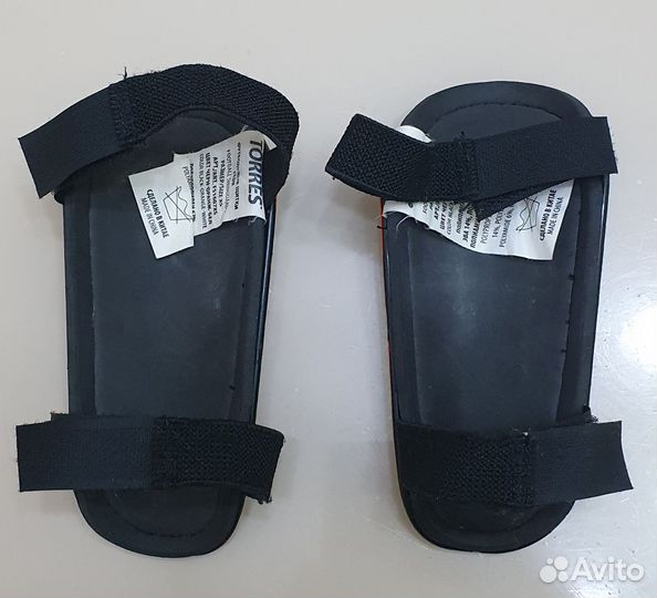 Щитки футбольные детские