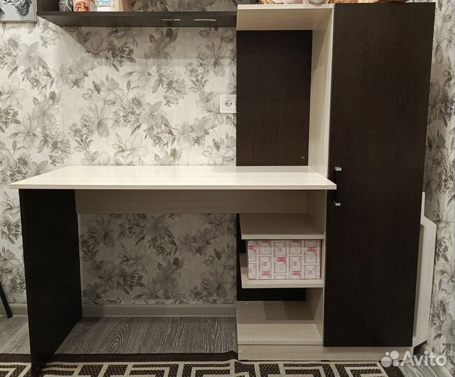 Письменный стол