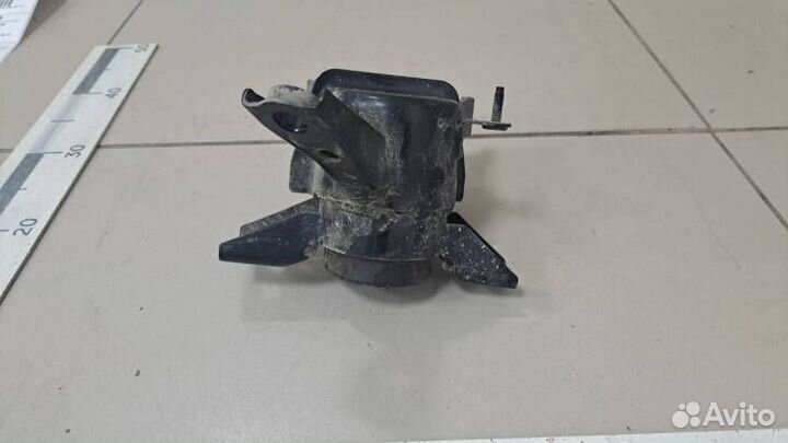 Б/У Опора двигателя правая 1230528231 toyota