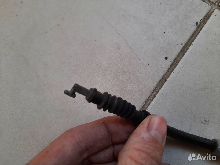 Трос замка задней двери наружная ручка