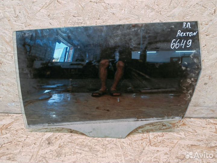 Стекло двери задней левой SsangYong Rexton