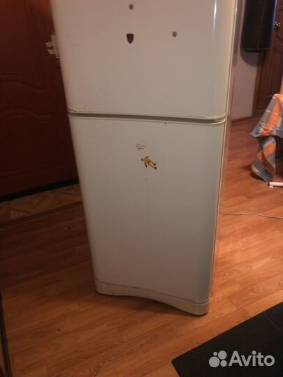 Холодильник бу рабочий, стоят германские Индезит