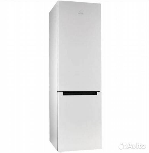 Холодильник Indesit DS4200W белый