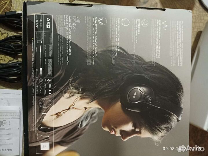 Беспроводные наушники AKG-K361-BT