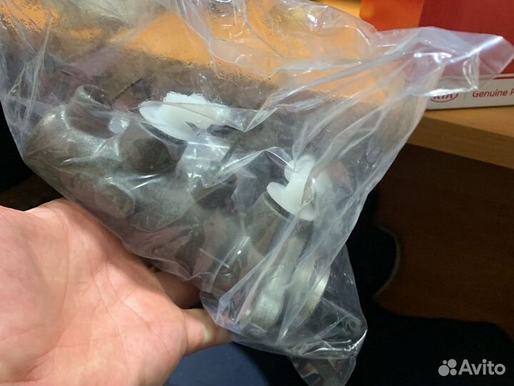 Тормозной цилиндр 585104Е000