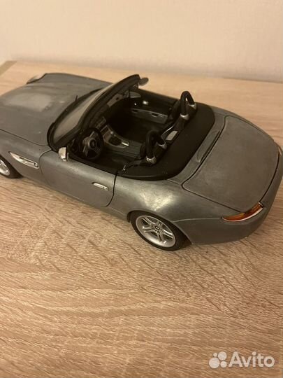 1:18 BMW Z8 от Burago