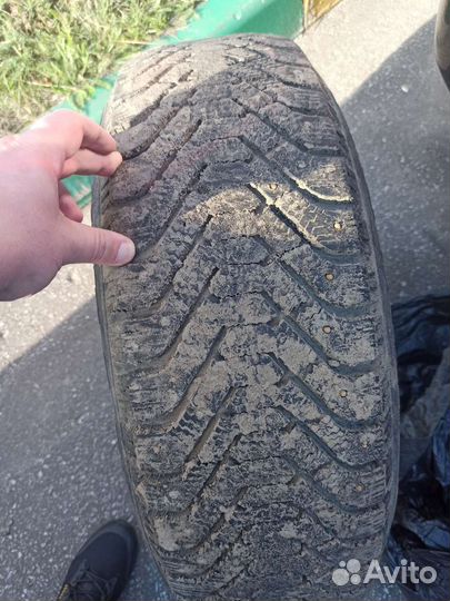 Goodyear UltraGrip 500 225/65 R17 102T