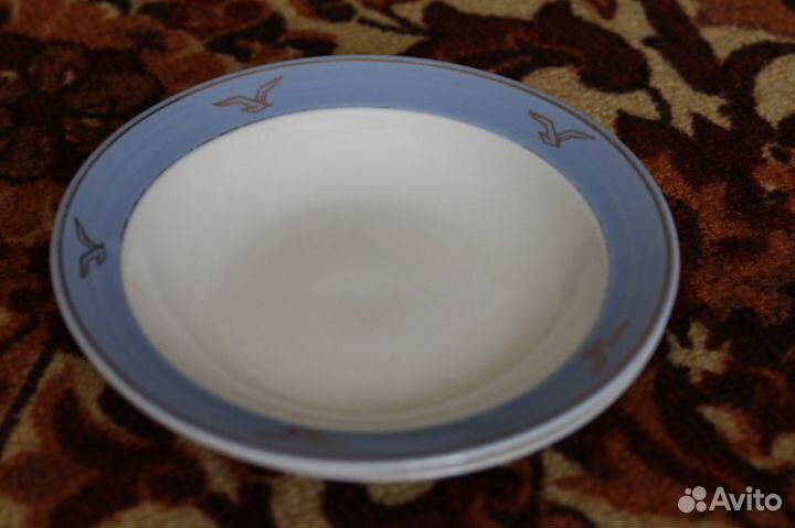 Тарелки, блюдца