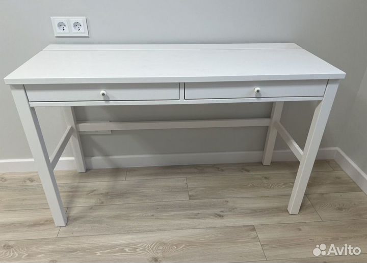 Письменный стол IKEA