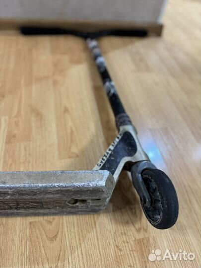 Трюковой самокат District