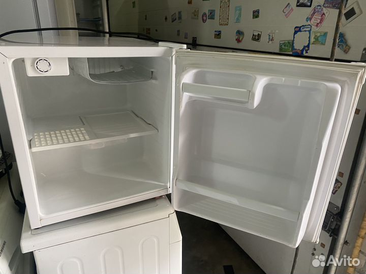 Холодильник Маленький 50/50 с морозилкой