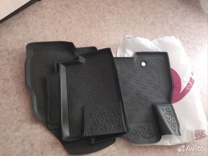Автомобильные коврики резиновые