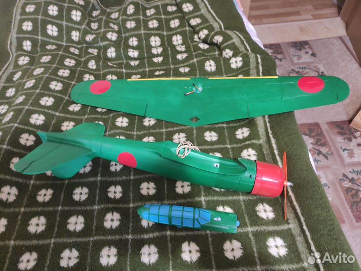 Радиоуправляемый самолет Zero