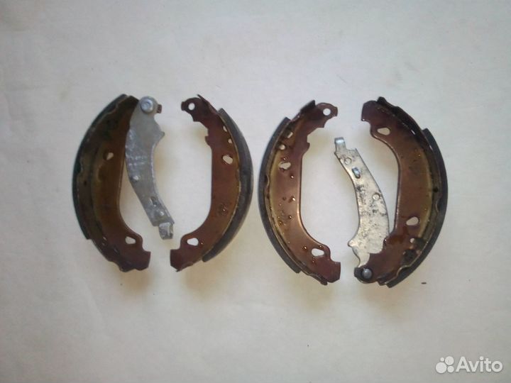 Тормозные колодки задние на Renault Logan 1