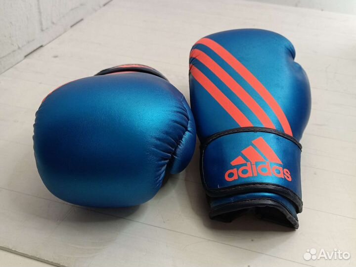 Боксерские перчатки