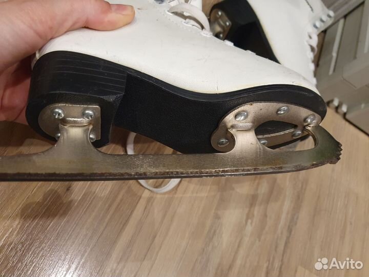 Коньки фигурные