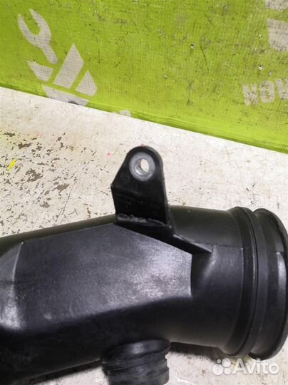 Патрубок воздушного фильтра Мерседес Бенз 210 Е