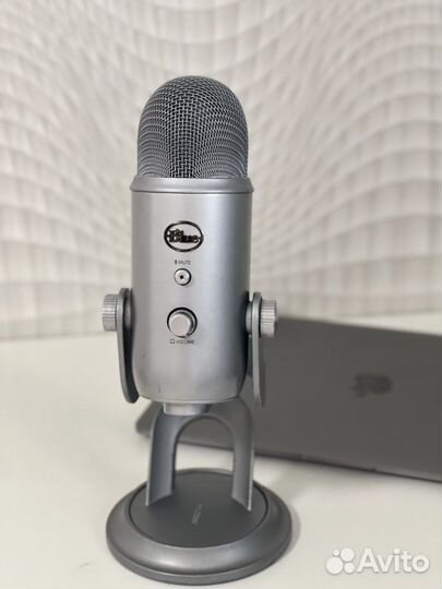 Микрофон Blue Yeti Серый