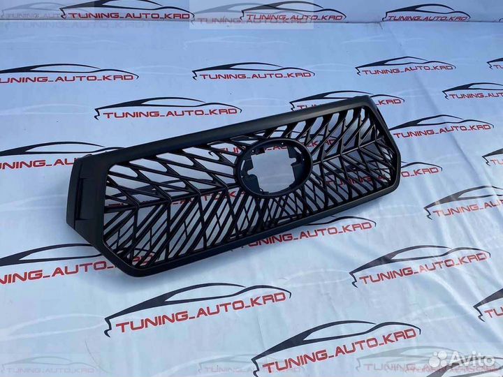 Решетка радиатора Toyota Hilux TRD W3228