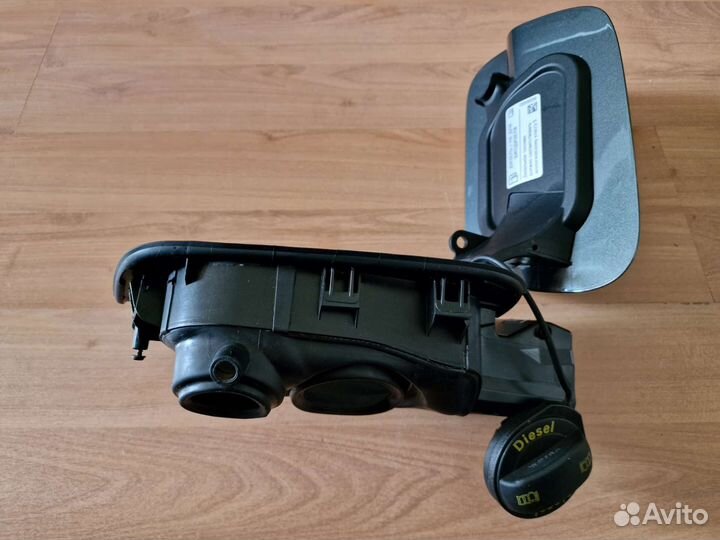 Лючок бензобака дизель Тигуан 2