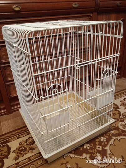 Клетка для крупного попугая