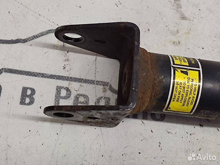 Стойки задние w251 R-class 642.950 02.2007