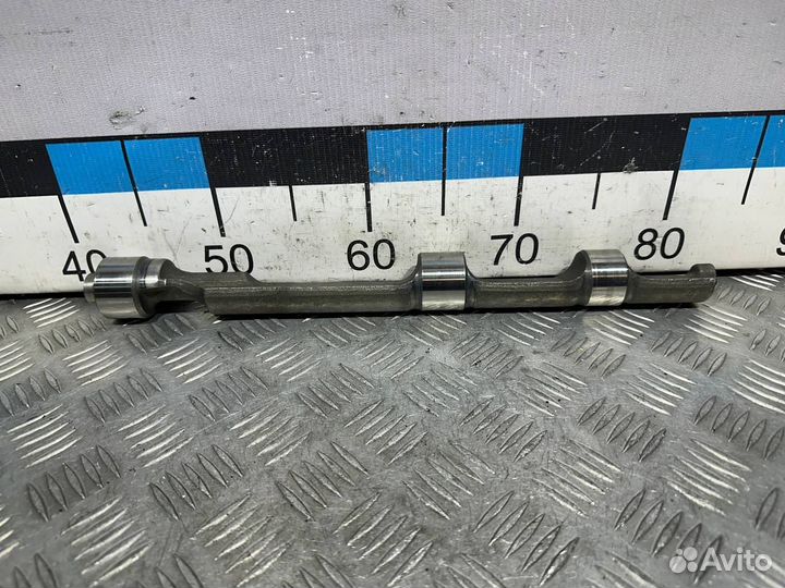 Б/У Вал балансирный#001