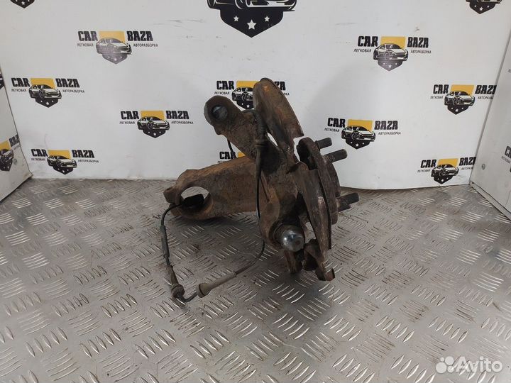 Кулак поворотный передний правый R