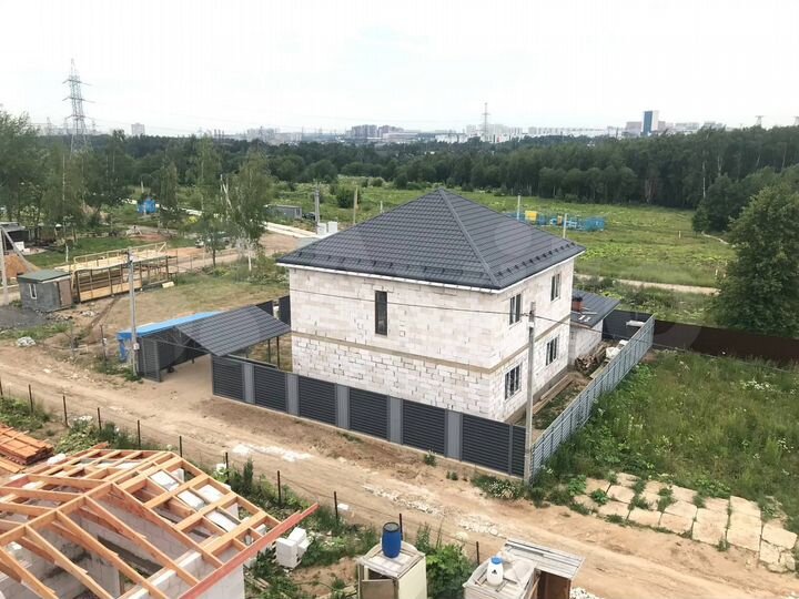 Дом 200 м² на участке 5 сот.