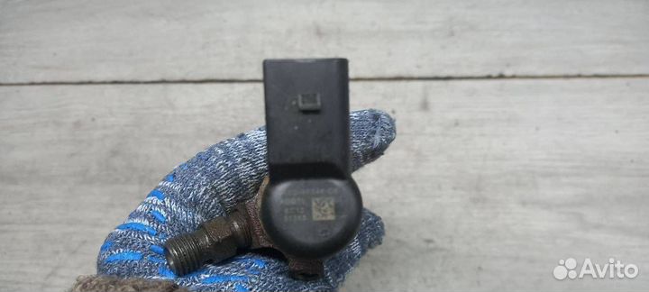 Форсунка топливная Land Rover Range Rover Sport