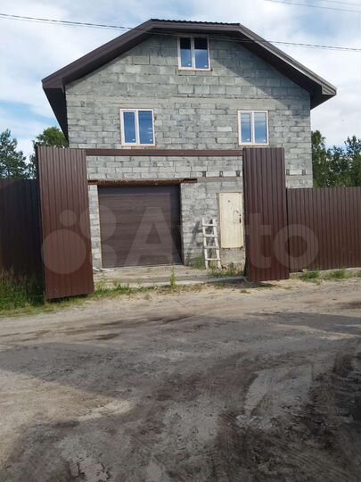 Дом 200 м² на участке 6 сот.