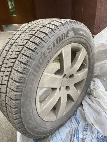 Bridgestone Blizzak Ice 215/55 R16