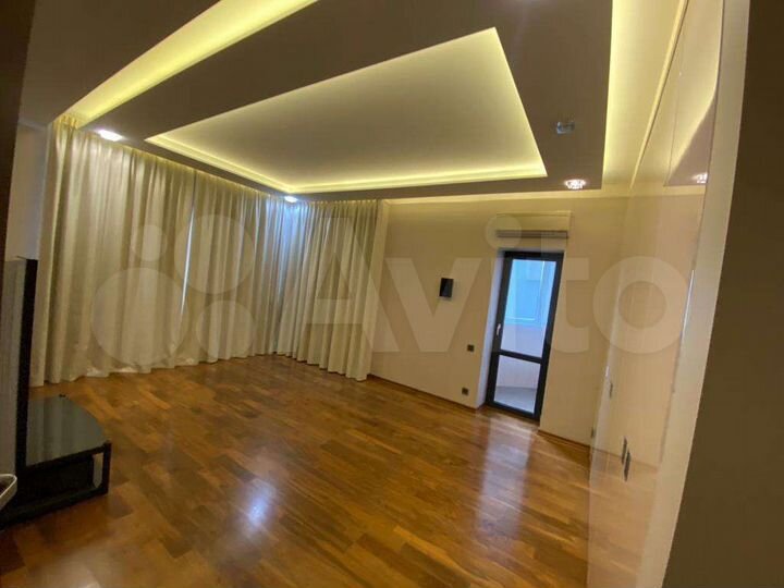 3-к. квартира, 135,4 м², 12/18 эт.