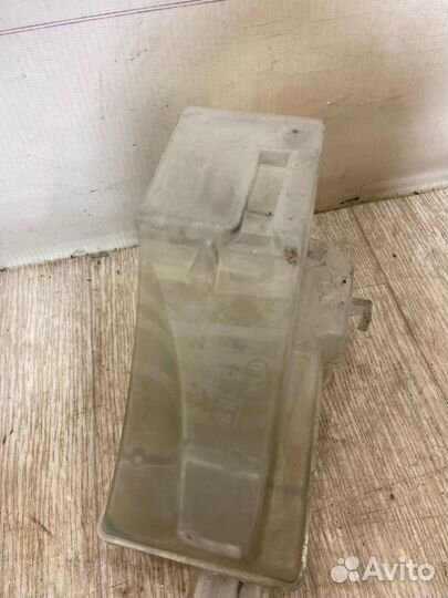 Бачок расширительный Nissan Note E11 (1.4) CR14DE