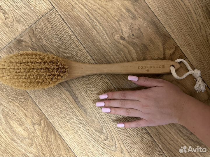 Массажная щетка для тела