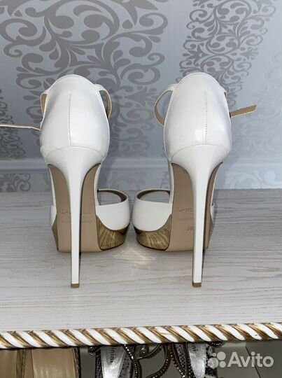 Туфли белые Lesilla