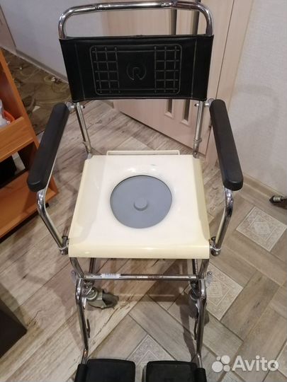 Инвалидное кресло с туалетом