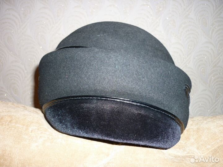 Женская фетровая утепленная шапка