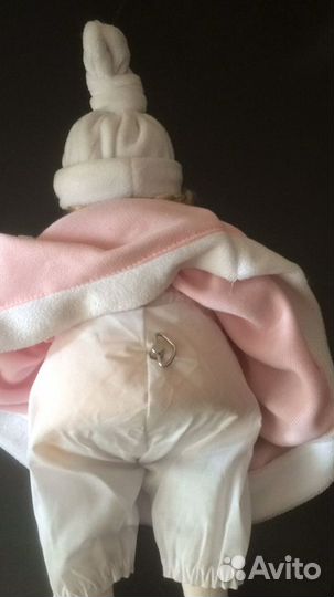 Кукла фарфоровая с механическим заводом