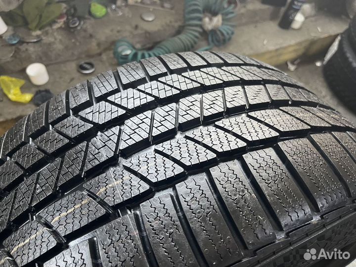 Continental ContiWinterContact TS 810 Sport 285/35 R20 104V