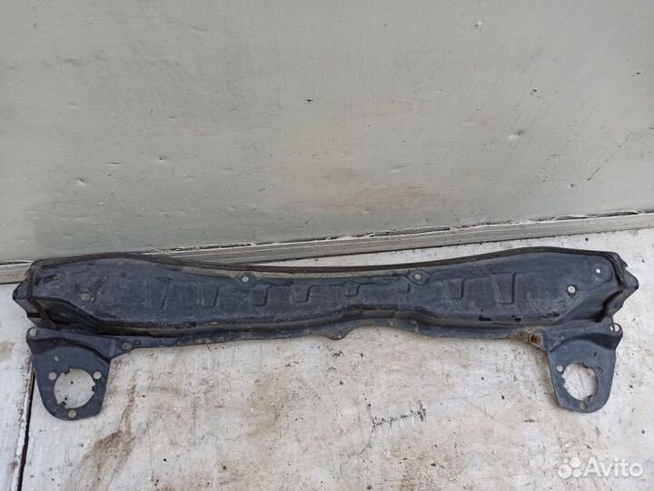 Водосток лобового стекла (жабо)