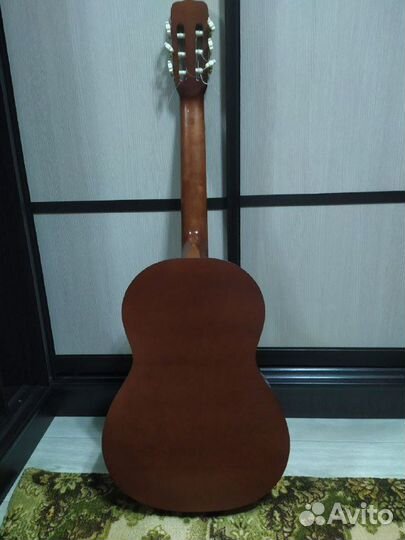Продаю классическую гитару Presto