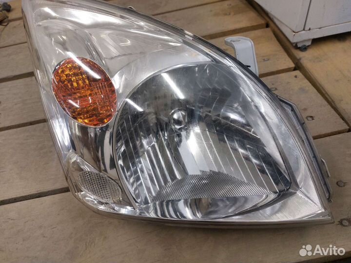 Фара правая Toyota Land Cruiser Prado 120 2002- 06