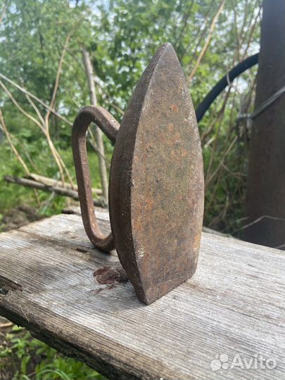 Очень старый утюг