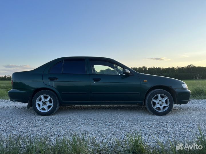 Nissan Almera 1.6 МТ, 1996, 458 000 км