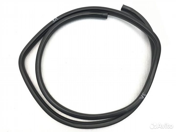 Уплотнительная резинка задняя левая Kia Optima 3