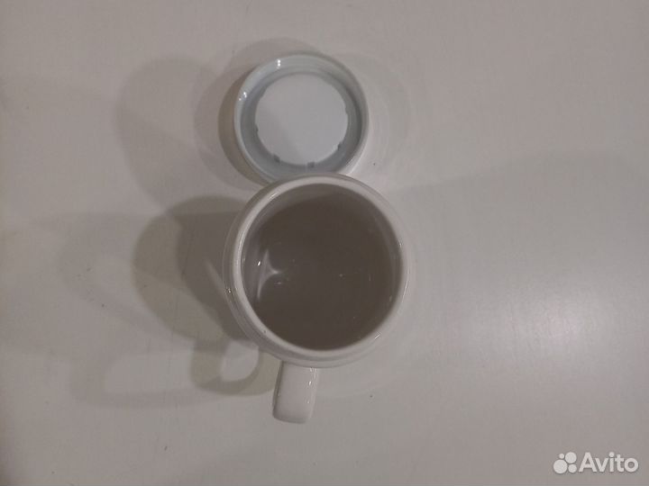 Керамическая кружка с крышкой